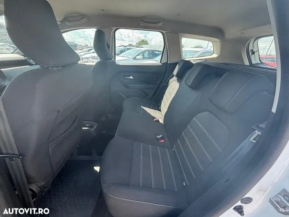 Dacia Duster 1.5 Blue dCi 4WD Comfort — imagine 6