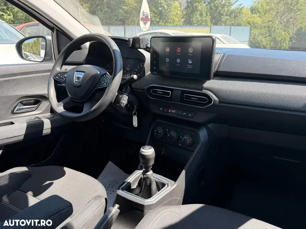 Dacia Logan III TCe 90 MT6 Comfort — imagine 4