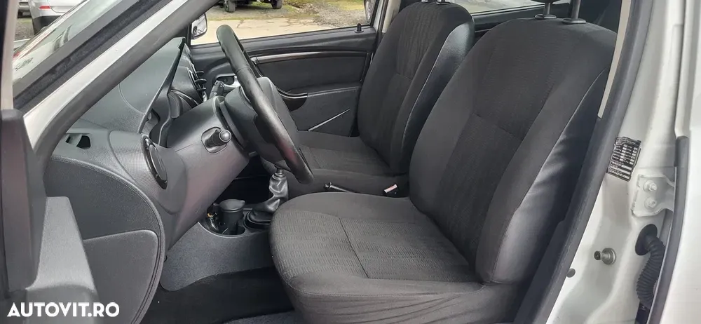 Dacia Duster I dCi 110 FAP 4x4 Destination — imagine 4