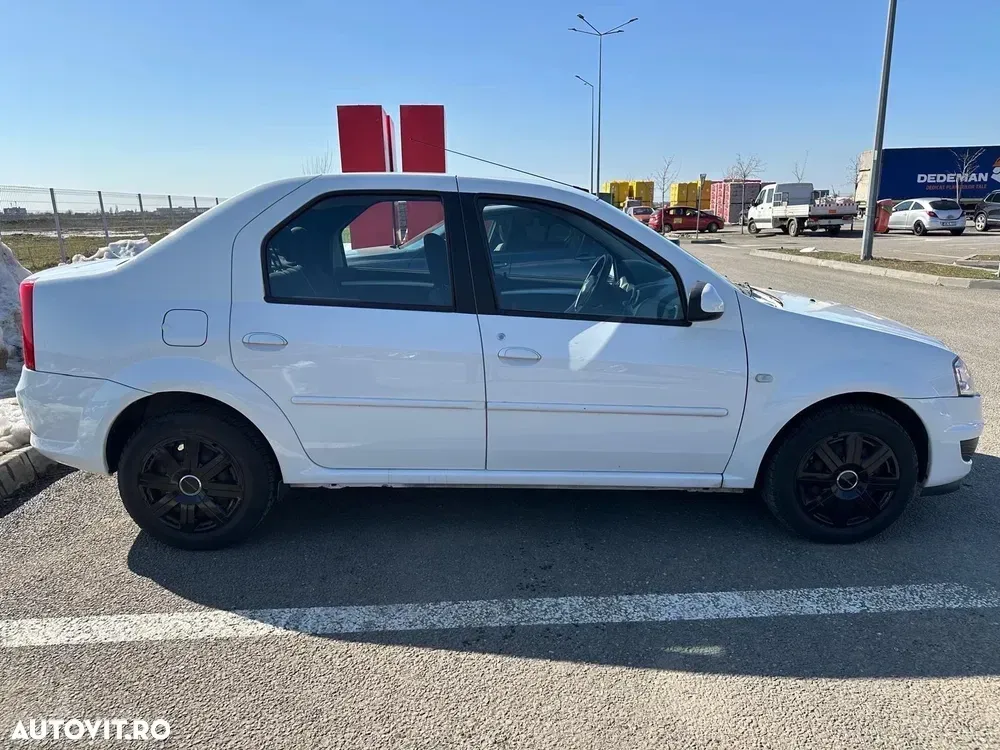 Dacia Logan I 1.6 MPI Laureate — imagine 2