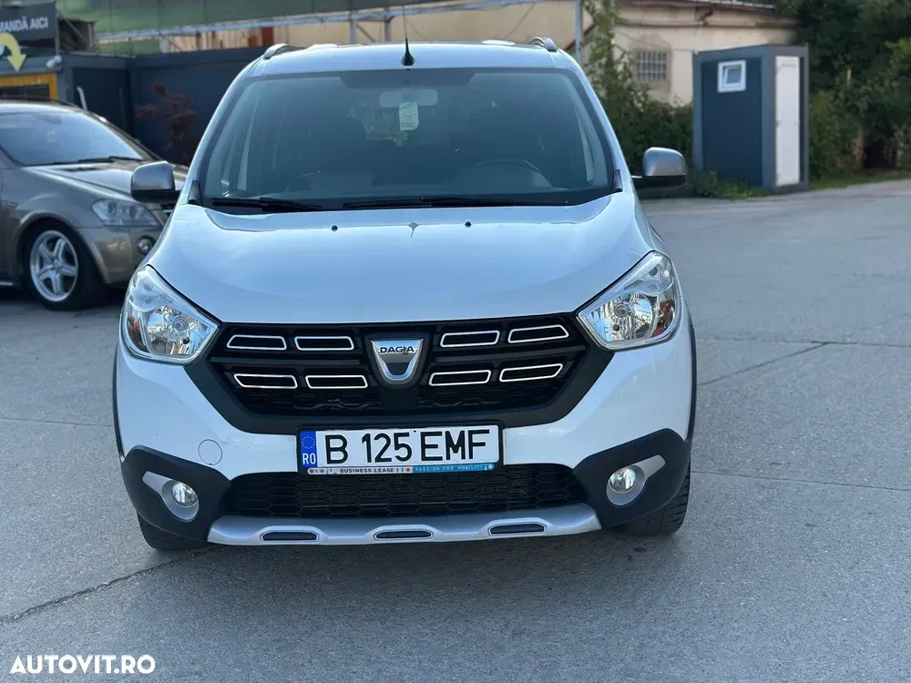 Dacia Lodgy 1.5 Blue dCi Stepway — imagine 2