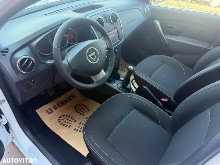 Dacia Sandero II 1.0 SCe Laureate