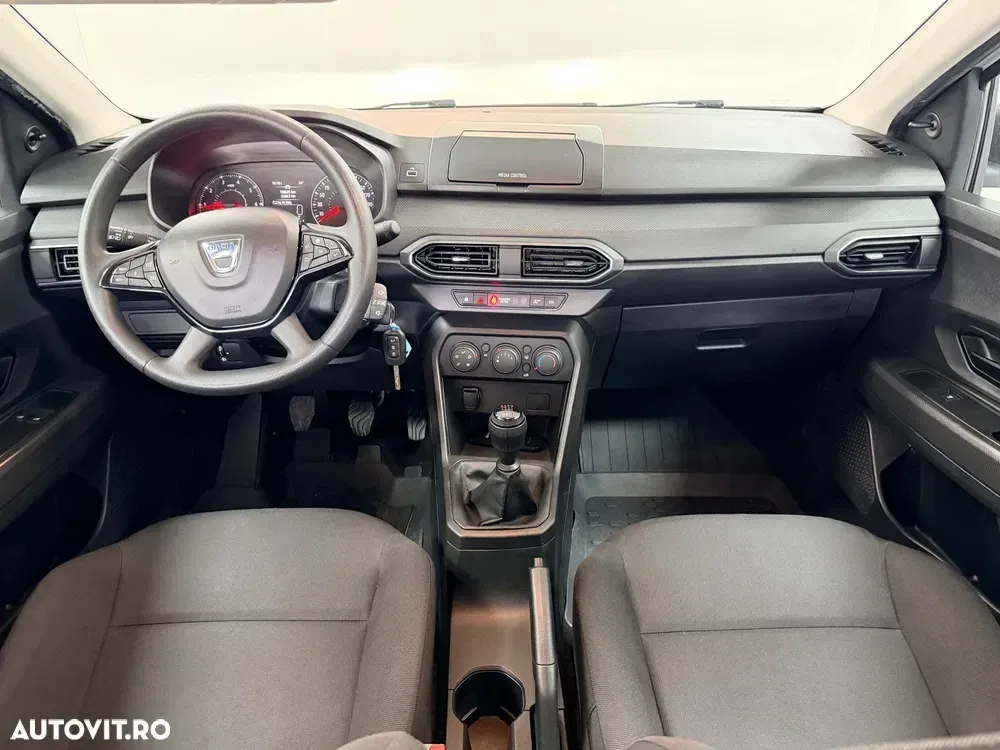 Dacia Logan TCe 90 Essential — imagine 3