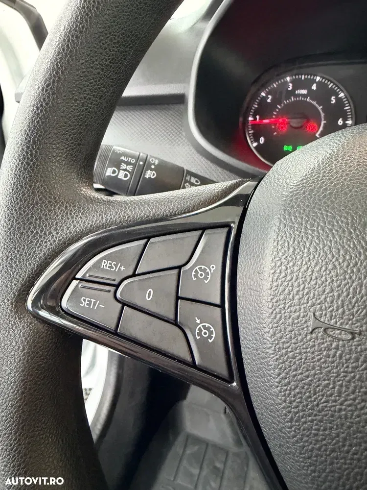 Dacia Logan TCe 90 Essential — imagine 5