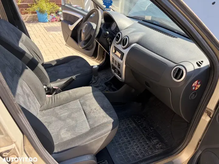 Dacia Logan I 1.6 16V MPI Laureate