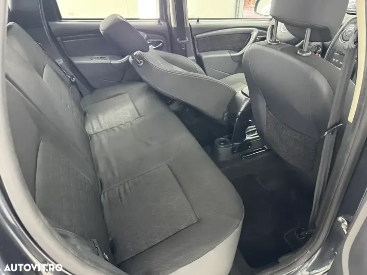 Dacia Duster I 1.6 4x2 Laureate