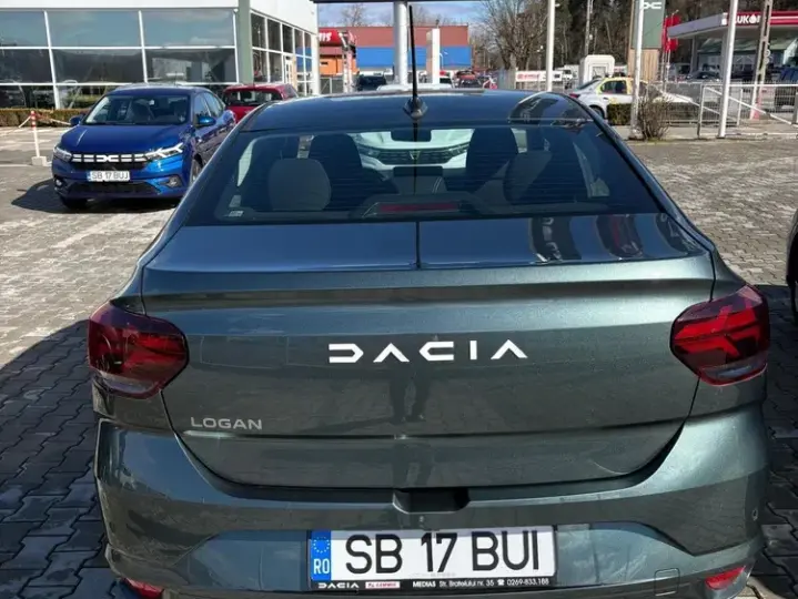 Dacia Logan III TCe 90 MT6 Expression