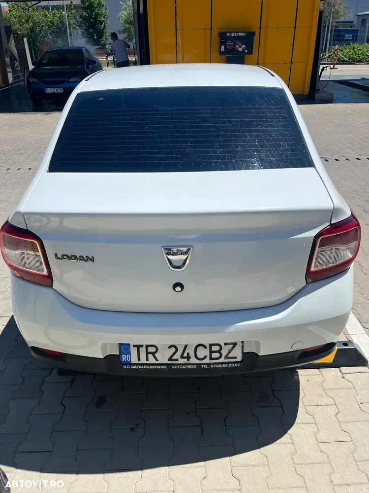Dacia Logan 1.2 Laureate — imagine 2