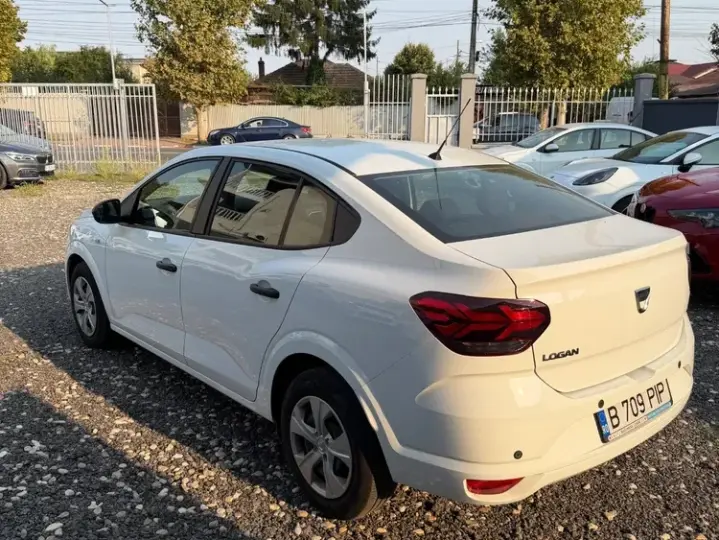 Dacia Logan III TCe 90 MT5 Expression