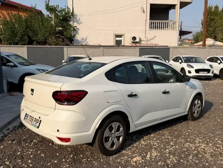Dacia Logan III TCe 90 MT5 Expression