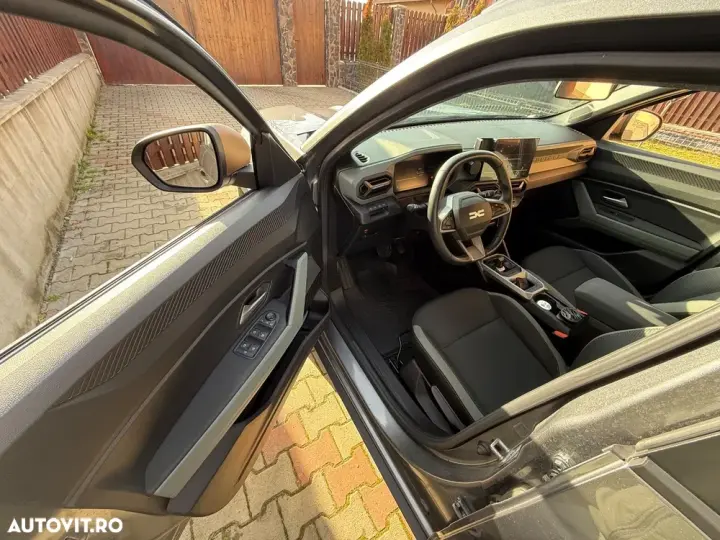 Dacia Duster III HEV 140 Expression