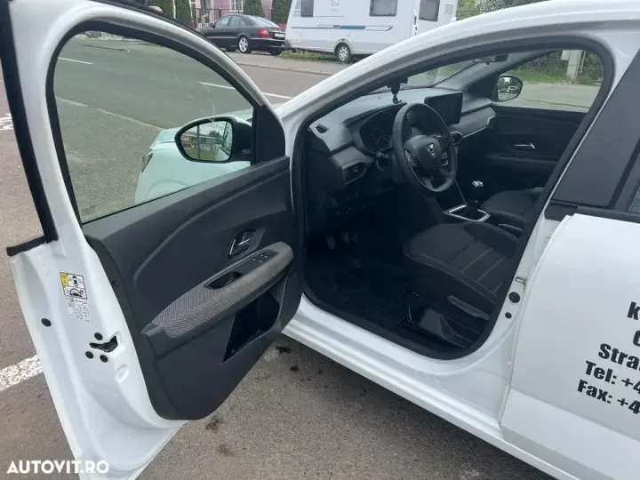 Dacia Logan III TCe 90 MT6 Expression
