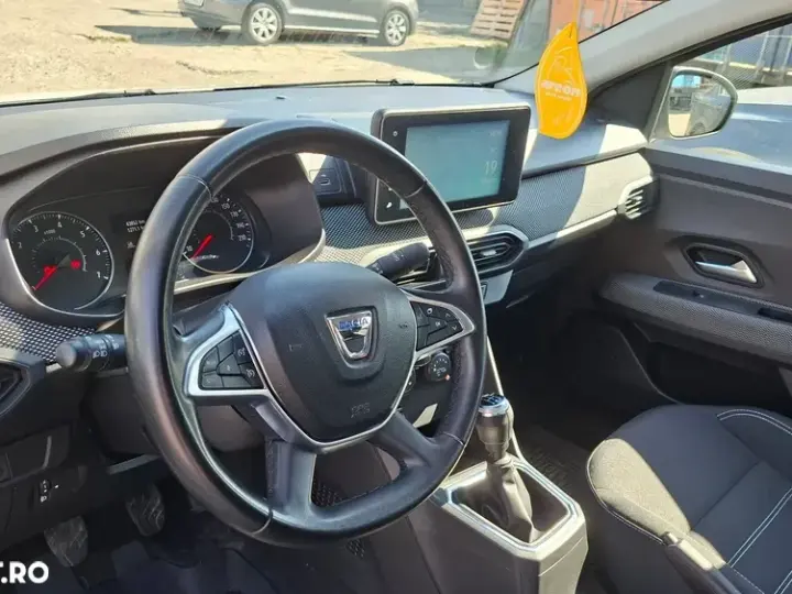 Dacia Logan III TCe 90 MT5 Expression
