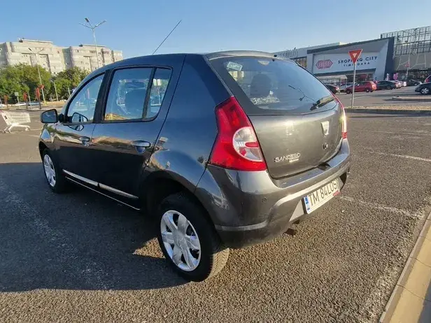 Dacia Sandero I 1.6 MPI Laureate