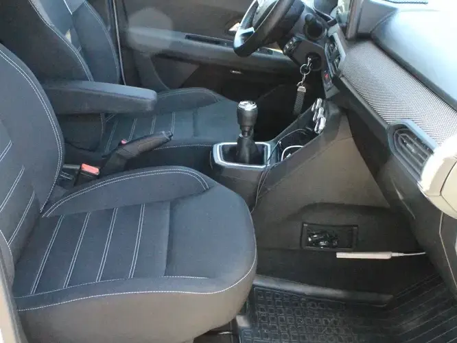 Dacia Logan III ECO-G 100 MT6 Prestige+