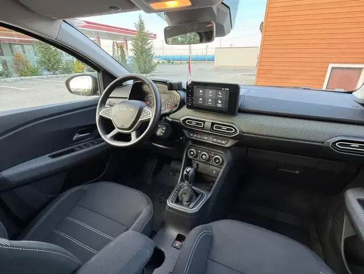 Dacia Logan III TCe 90 CVT Journey
