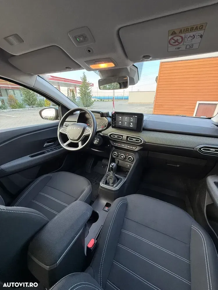 Dacia Logan III TCe 90 CVT Journey — imagine 4