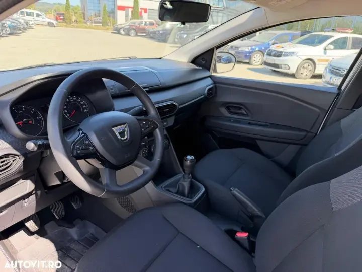 Dacia Logan III TCe 90 MT5 Essential