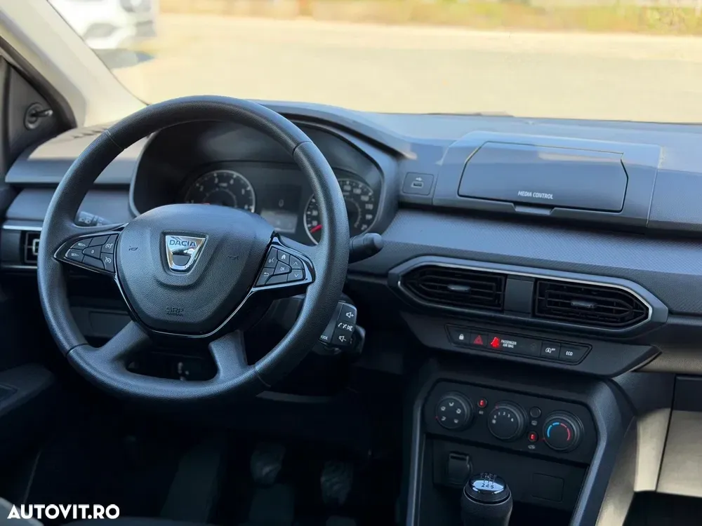 Dacia Logan III TCe 90 MT5 Essential — imagine 6