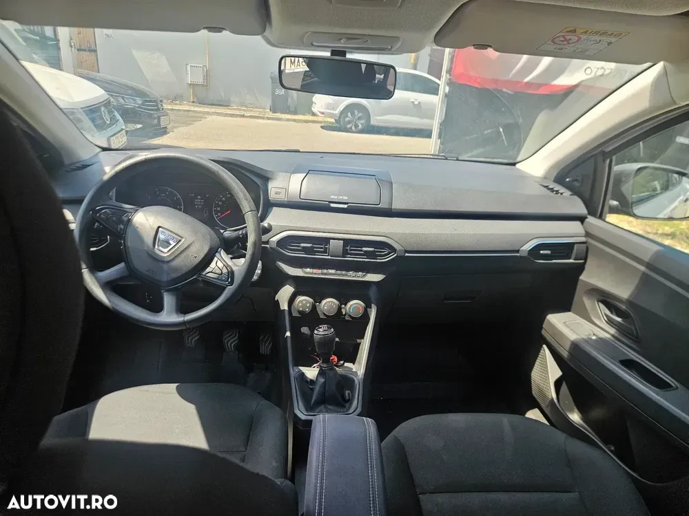 Dacia Logan TCe 90 Essential — imagine 3