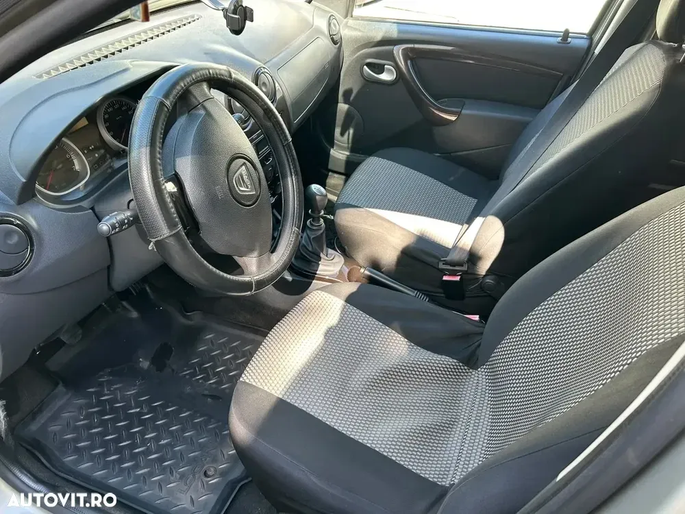 Dacia Duster I 1.5 dCi 4x4 Laureate — imagine 4