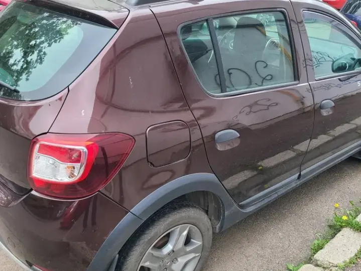 Dacia Sandero II 0.9 Easy-R Stepway
