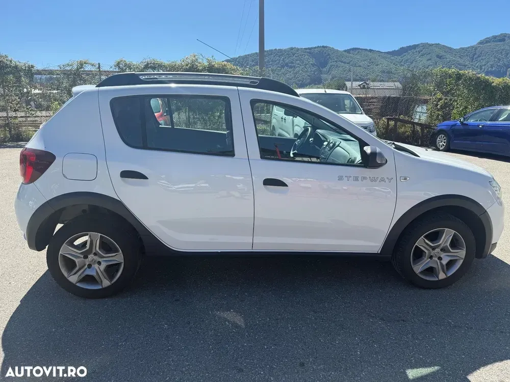 Dacia Sandero 0.9 TCe Ambiance — imagine 2