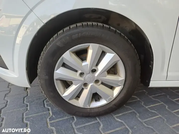 Dacia Logan III TCe 90 MT6 Prestige