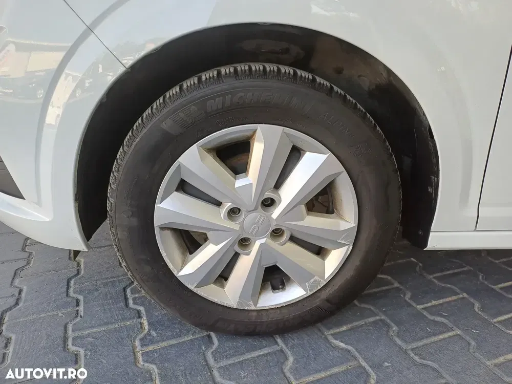Dacia Logan III TCe 90 MT6 Prestige — imagine 4