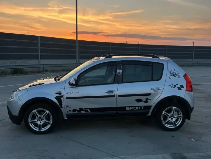Dacia Sandero I 1.6 MPI Laureate