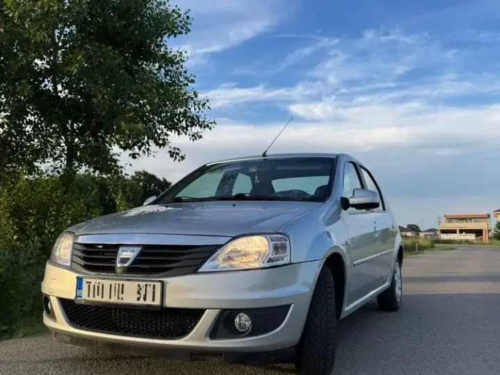 Dacia Logan I 1.6 16V Laureate