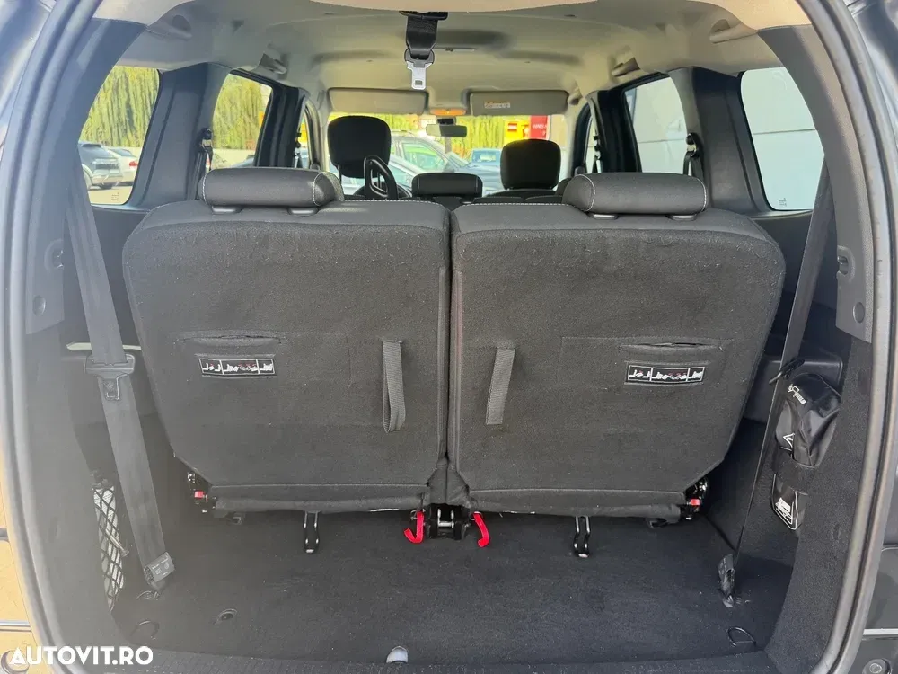 Dacia Lodgy 1.5 Blue dCi Stepway — imagine 6
