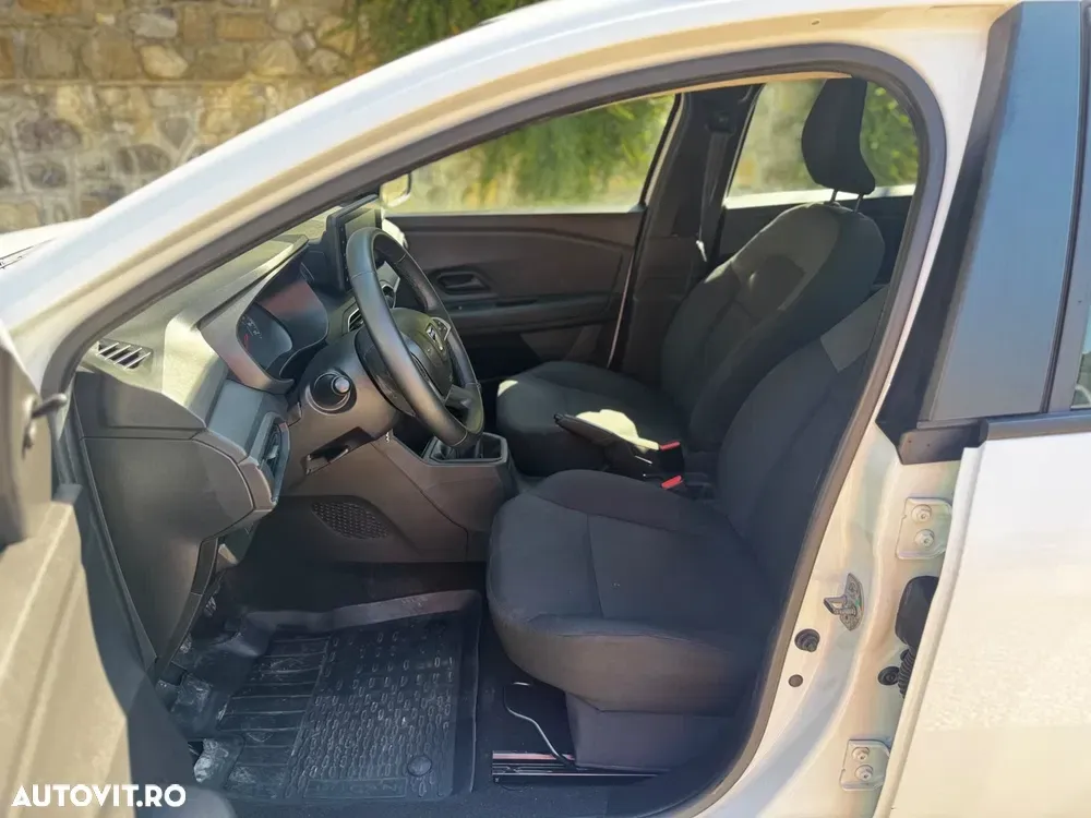 Dacia Logan III TCe 90 MT6 Prestige — imagine 4
