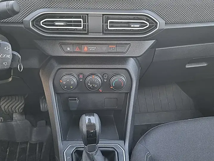 Dacia Logan III TCe 90 CVT Expression