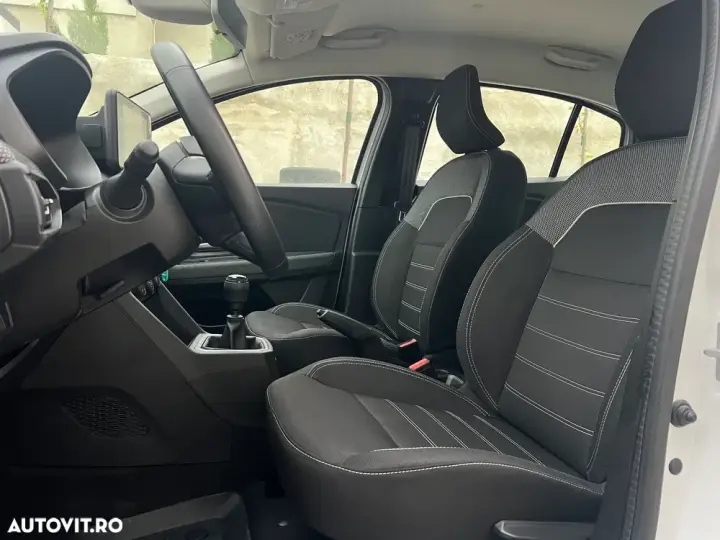 Dacia Logan III TCe 90 MT6 Expression