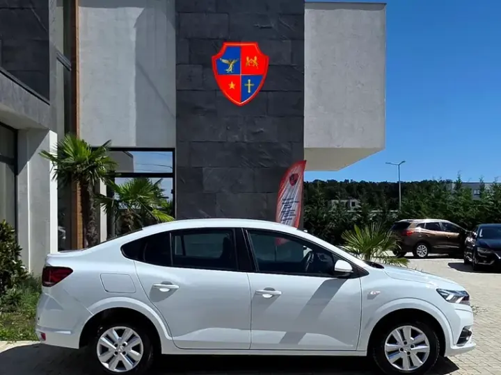 Dacia Logan III TCe 90 MT5 Essential