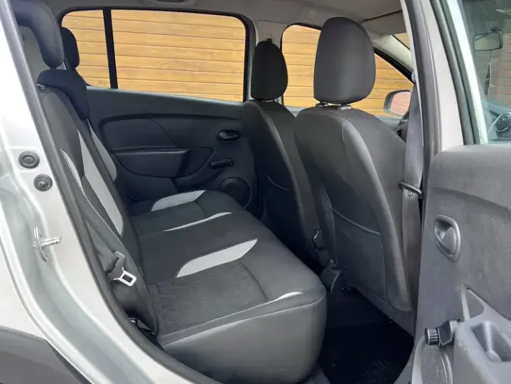 Dacia Sandero 1.5 90CP Stepway
