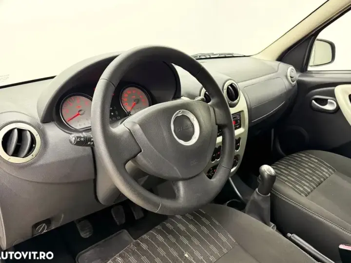 Dacia Logan MCV K90 1.6 16v Laureate