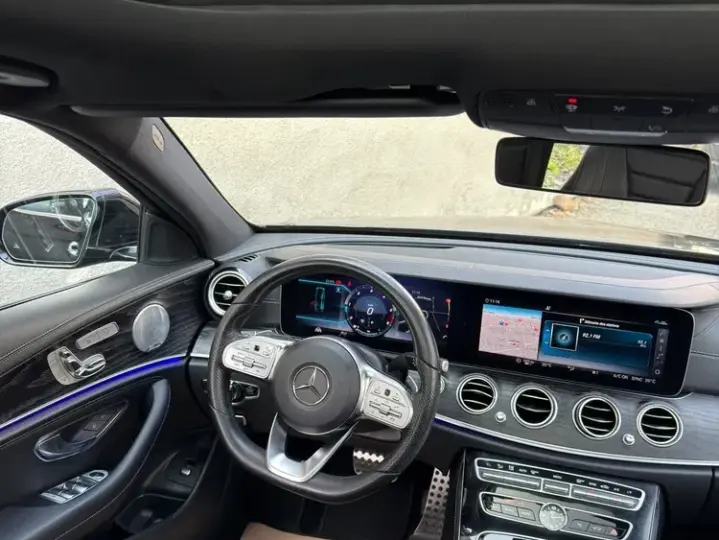Mercedes-Benz E 220 d 4Matic 9G-TRONIC AMG Line
