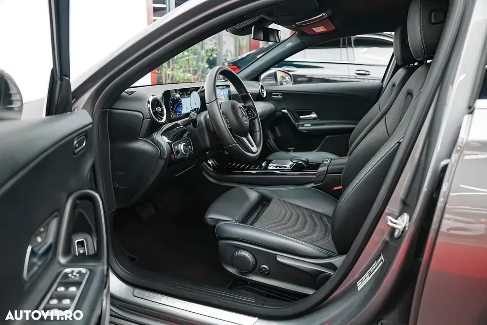 Mercedes-Benz A 180 Sedan 7G-DCT Progressive — imagine 4