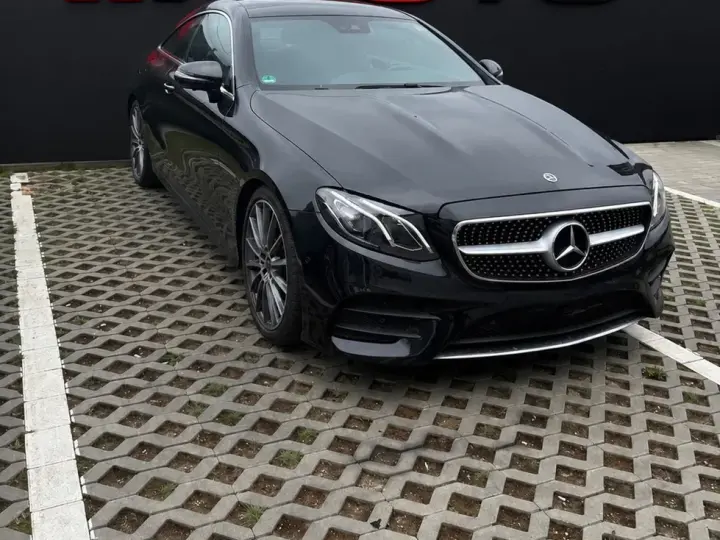 Mercedes-Benz E W213 200 9G-TRONIC AMG Line