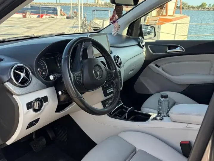 Mercedes-Benz B 220 W246