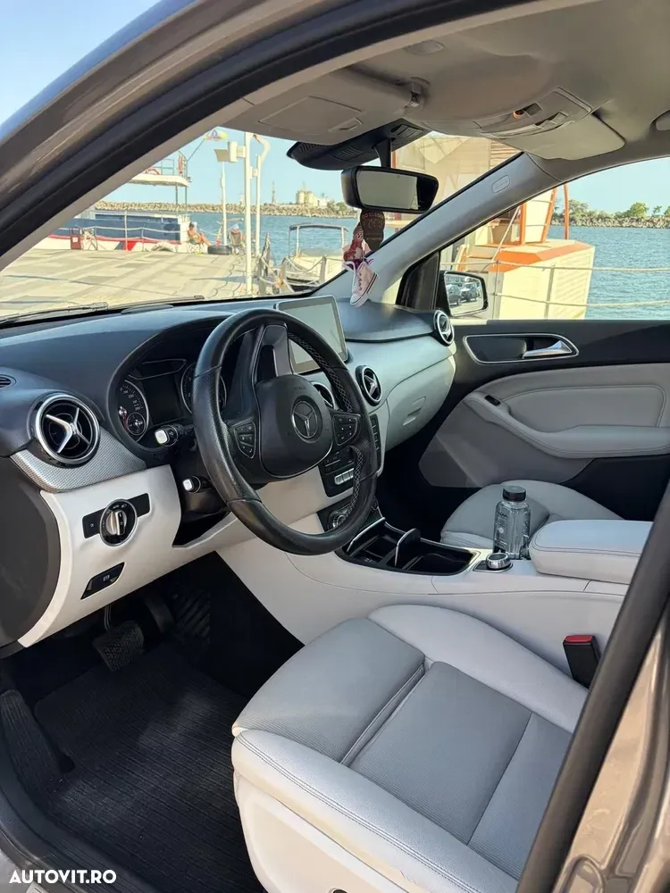 Mercedes-Benz B 220 W246 — imagine 6