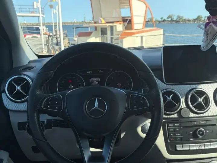 Mercedes-Benz B 220 W246