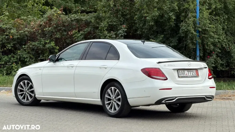 Mercedes-Benz E — imagine 4
