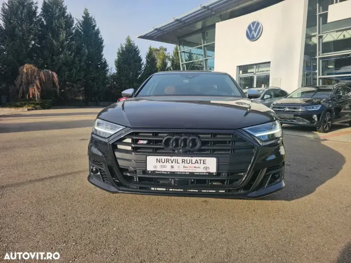 Audi S8