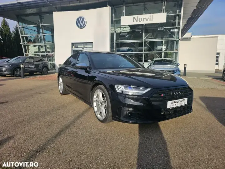 Audi S8
