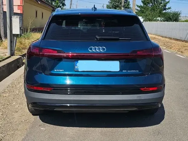 Audi e-tron quattro S