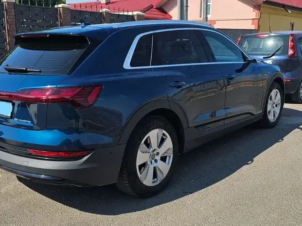 Audi e-tron quattro S