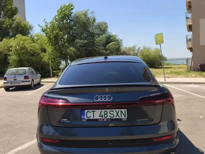 Audi e-tron